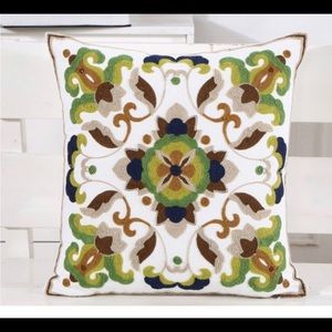 High quality embroidery pillow cover